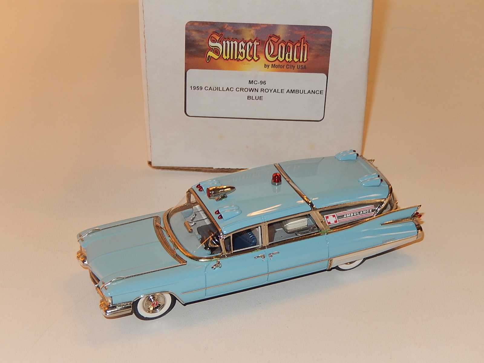 Motor City : 1959 Cadillac Crown Royale Ambul. blue --> SOLD